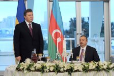 Президент Ильхам Алиев: Азербайджан и Украина имеют очень большие надежды на сотрудничество в транспортной сфере (версия 2) (ФОТО)