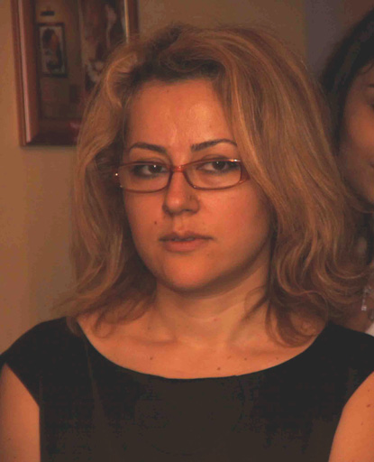 Захра Бадалбейли презентовала свою первую книгу: "Можно использовать для любовных sms!" (фотосессия)