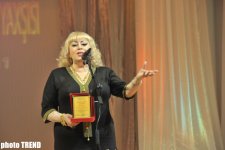 Хочу прожить еще 48 лет - королева искусства тюркского мира Ильхама Гулиева (фотосессия)