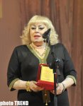 Хочу прожить еще 48 лет - королева искусства тюркского мира Ильхама Гулиева (фотосессия)