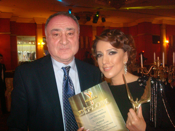 Лала Мамедова стала эстрадной певицей года (фотосессия)