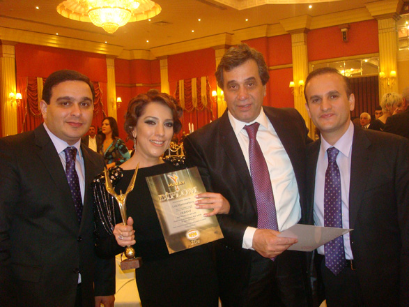 Лала Мамедова стала эстрадной певицей года (фотосессия)