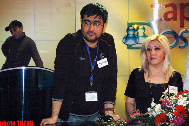 Народный артист Фаиг Агаев сразился с "острым пером" (видео - фотосессия)