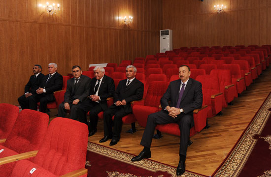 Ильхам Алиев ознакомился с открывшимся после капитального ремонта Домом культуры в Агджабеди (ФОТО)