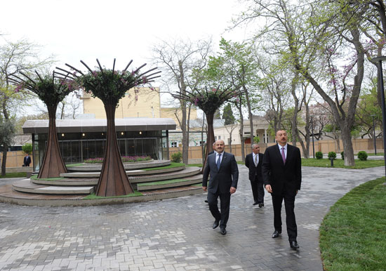 Президент Азербайджана посетил парк имени Героя Советского Союза Гафура Мамедова (ФОТО)