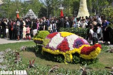 В Баку состоялся Праздник цветов, концерт и грандиозный фейерверк (фотосессия)