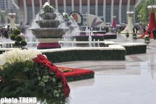 В Баку состоялся Праздник цветов, концерт и грандиозный фейерверк (фотосессия)