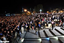 В Баку состоялся Праздник цветов, концерт и грандиозный фейерверк (фотосессия)