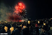В Баку состоялся Праздник цветов, концерт и грандиозный фейерверк (фотосессия)