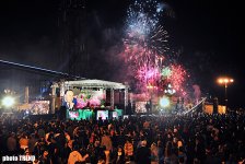 В Баку состоялся Праздник цветов, концерт и грандиозный фейерверк (фотосессия)