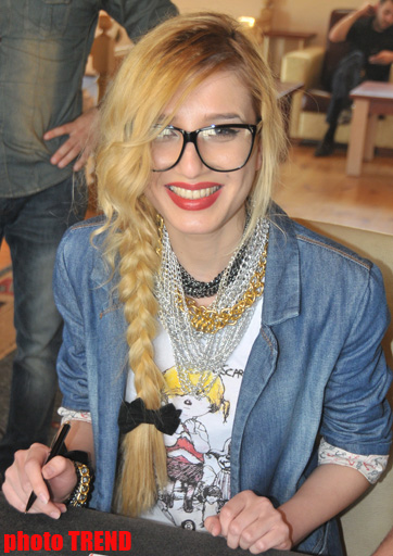 Участники "Extreme" отправились из Баку в Намибию, застраховавшись от несчастных случаев (фотосессия)