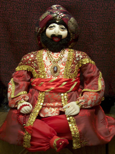 Азербайджанский кукольник Тамилла Гурбанова готовится к выставке