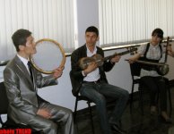 В Баку корейцы представили свои работы и исполнили мугам (фотосессия)