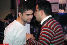 Прикол-тайм! Dj Фатех пожертвовал своими глазами ради телеведущего Турала Асадова (фотосессия)