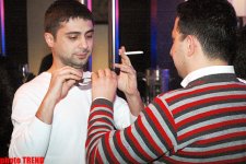 Прикол-тайм! Dj Фатех пожертвовал своими глазами ради телеведущего Турала Асадова (фотосессия)