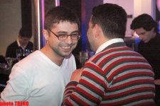 Прикол-тайм! Dj Фатех пожертвовал своими глазами ради телеведущего Турала Асадова (фотосессия)