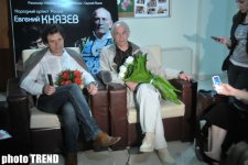 Поражен тем, что в Баку специальные люди отскребывают с асфальта жвачку - народный артист России Евгений Князев (фотосессия)