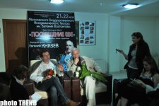 Поражен тем, что в Баку специальные люди отскребывают с асфальта жвачку - народный артист России Евгений Князев (фотосессия)