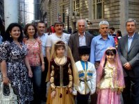 Праздничное шествие с азербайджанскими флагами на улицах Нью-Йорка (видео-фотосессия)