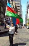 Праздничное шествие с азербайджанскими флагами на улицах Нью-Йорка (видео-фотосессия)