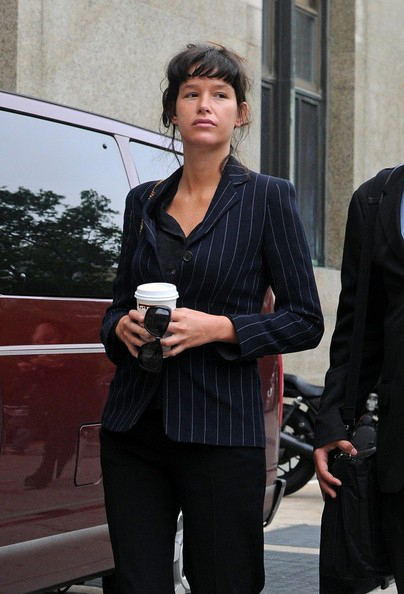 Голливудские звёзды, которым нравится уродовать себя (фотосессия)