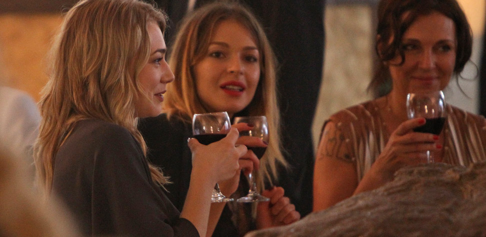 Оксана Акиньшина нашла утешение в объятьях Агнии Дитковските