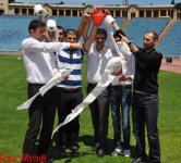 Скандал! Берти Фогтсу подарили афтафу и швырнули в него туалетной бумагой (фотосессия)