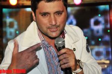 ТОП-20 самых симпатичных азербайджанских певцов (фотосессия)