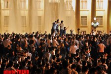 Праздничный концерт и салют в Баку в честь Дня национального спасения (фотосессия)