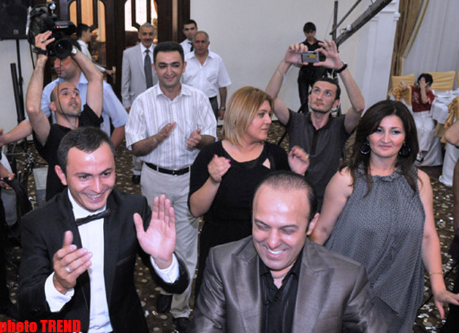 Свадьба певца Пярвина Лятифова - в образе "стеснительного" жениха  (фотосессия)