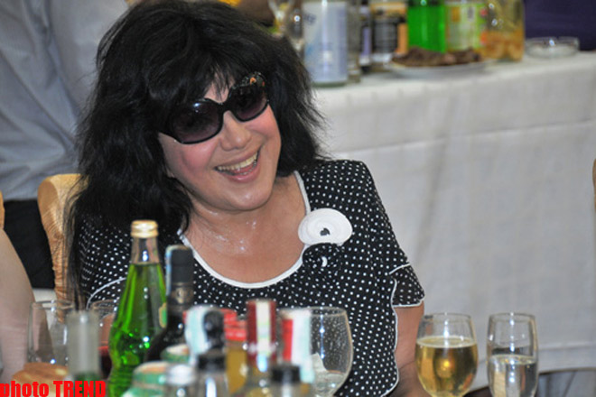 Свадьба певца Пярвина Лятифова - в образе "стеснительного" жениха  (фотосессия)