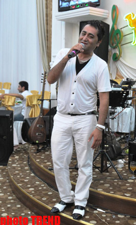 Свадьба певца Пярвина Лятифова - в образе "стеснительного" жениха  (фотосессия)