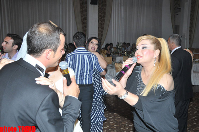 Свадьба певца Пярвина Лятифова - в образе "стеснительного" жениха  (фотосессия)