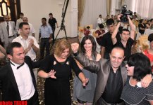 Свадьба певца Пярвина Лятифова - в образе "стеснительного" жениха  (фотосессия)