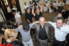 Свадьба певца Пярвина Лятифова - в образе "стеснительного" жениха  (фотосессия)