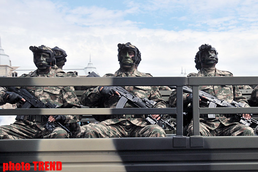 Идет подготовка к военному параду в Баку - ФОТОСЕССИЯ