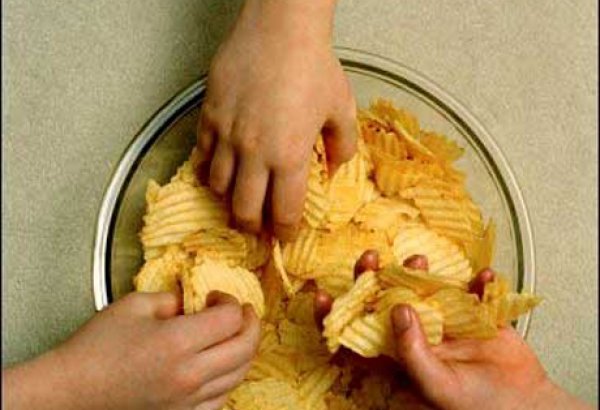 Минздрав Азербайджана начал проверять качество чипсов