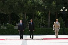 В Баку состоялась церемония официальной встречи Президента Польши (ФОТО)