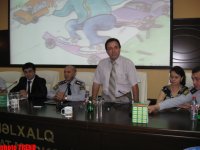 В Баку награждены победители конкурса карикатур на автохулиганов (ФОТО)