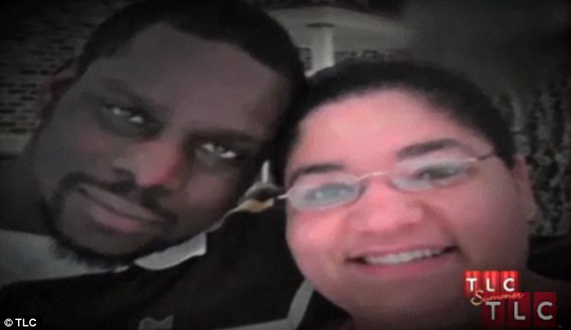 Женщина ест прах своего мужа (фотосессия)