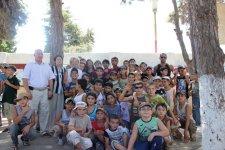 Азербайджанские дети, русский язык и 50-летие полета Гагарина в космос (фотосессия)