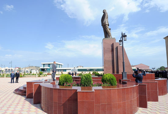 Президент Азербайджана принял участие в открытии Центра Гейдара Алиева в Сиязане (версия 2) (ФОТО)