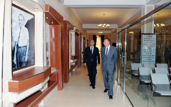 Президент Азербайджана принял участие в открытии Центра Гейдара Алиева в Сиязане (версия 2) (ФОТО)