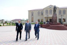 Президент Азербайджана принял участие в открытии Центра Гейдара Алиева в Сиязане (версия 2) (ФОТО)