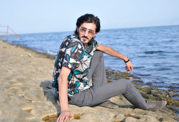 Оперный певец из Азербайджана представил два проекта на русском языке (ВИДЕО)