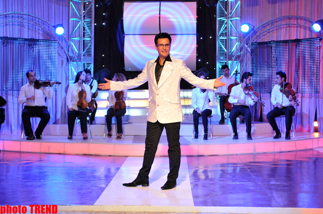 Перенесший операцию на сердце Надир Гафарзаде вновь на сцене (фотосессия)