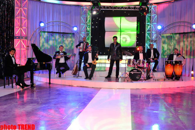 Перенесший операцию на сердце Надир Гафарзаде вновь на сцене (фотосессия)