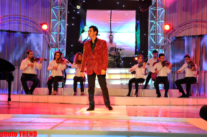 Перенесший операцию на сердце Надир Гафарзаде вновь на сцене (фотосессия)