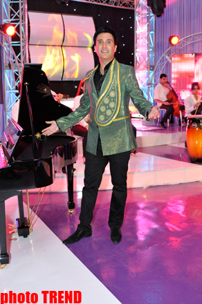 Перенесший операцию на сердце Надир Гафарзаде вновь на сцене (фотосессия)