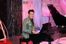 Перенесший операцию на сердце Надир Гафарзаде вновь на сцене (фотосессия)